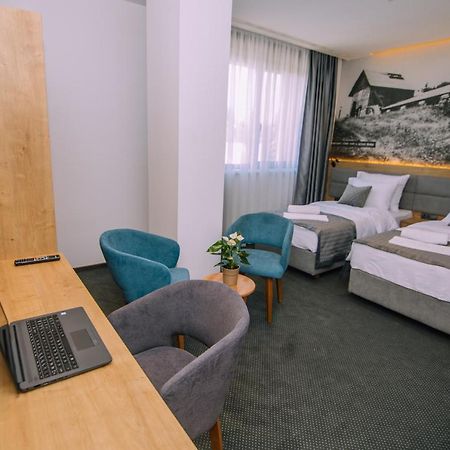 Hotel Salis Tuzla Exterior foto